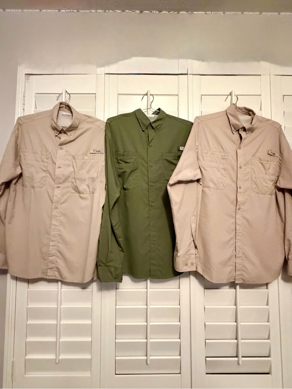 (3) Men’s Columbia Long Sleeve Fishing Shirts - Forest Green & Khaki